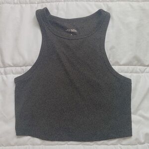 womans black cropped tank top
